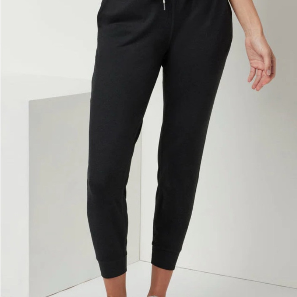 Women's Vuori Performance Jogger, Black XS